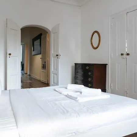 Diogo's Alcantara I By Mycelia Appartement